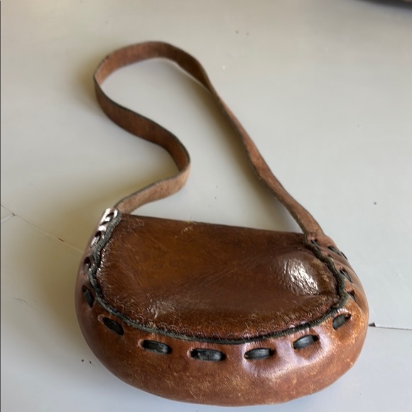 🍀Handmade Elegant Leather Brown Crossbody Bag with Floral Accents - Picture 3 of 6